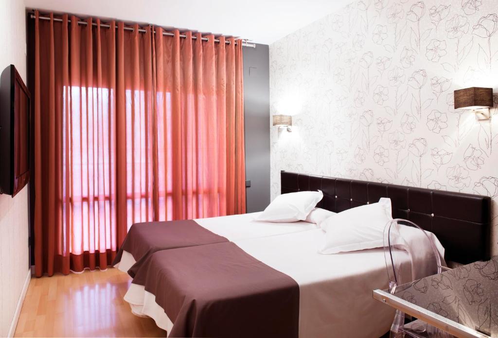 Hospedium Hostal Un Punto Chic Huesca Exteriér fotografie