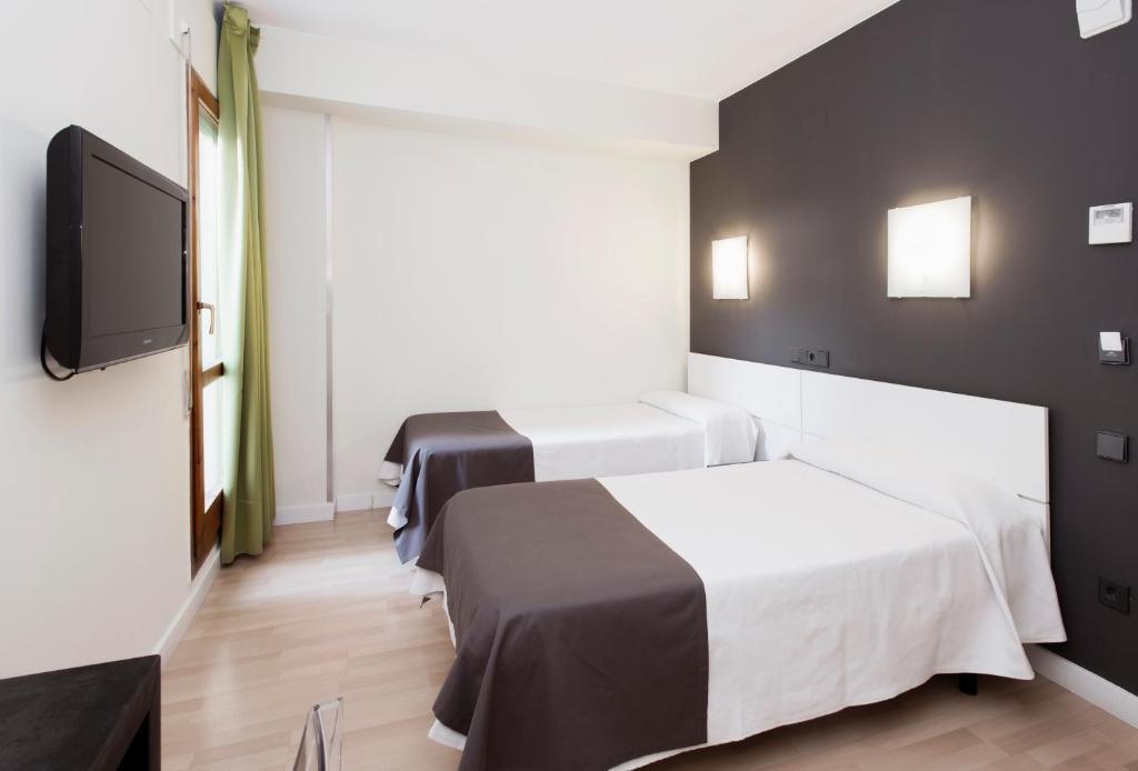 Hospedium Hostal Un Punto Chic Huesca Exteriér fotografie