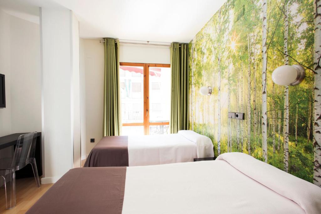 Hospedium Hostal Un Punto Chic Huesca Exteriér fotografie