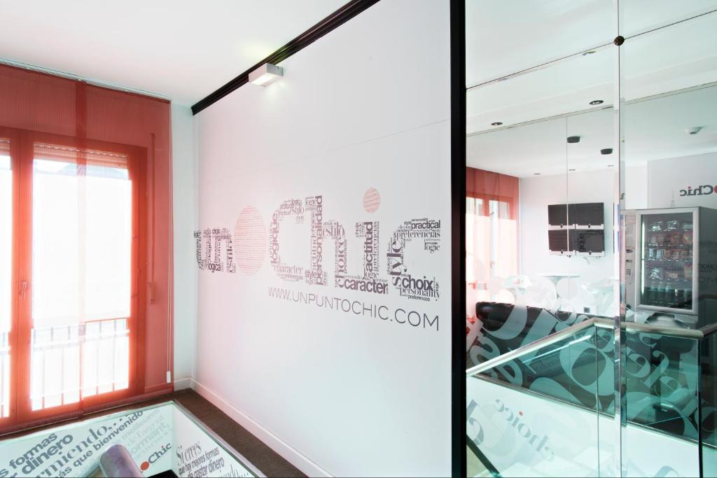 Hospedium Hostal Un Punto Chic Huesca Exteriér fotografie