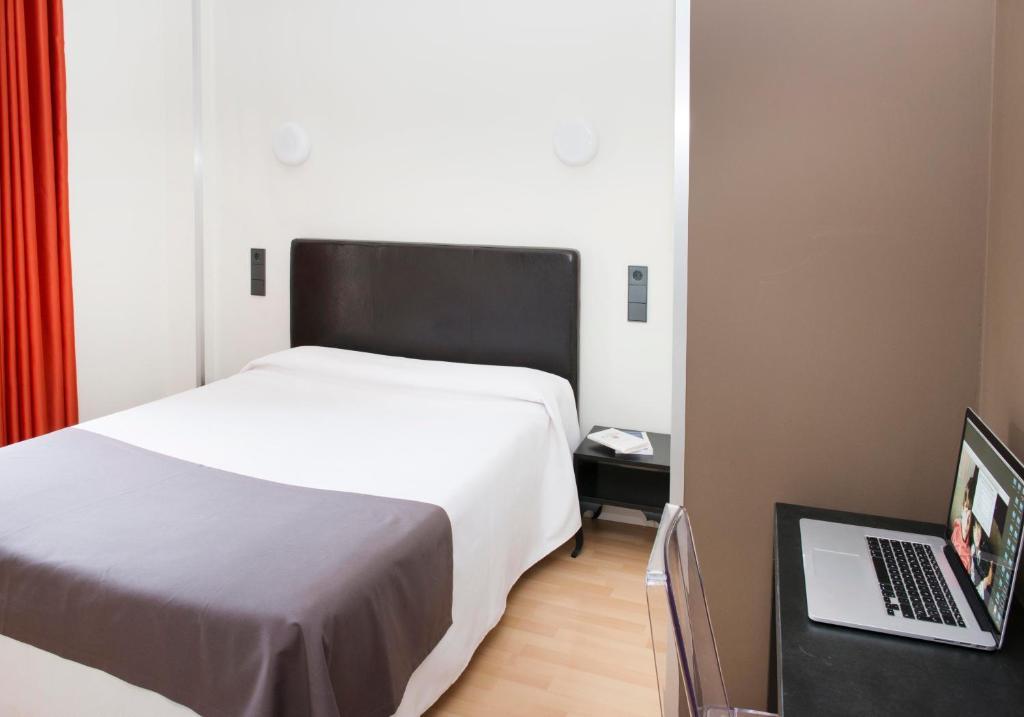 Hospedium Hostal Un Punto Chic Huesca Pokoj fotografie