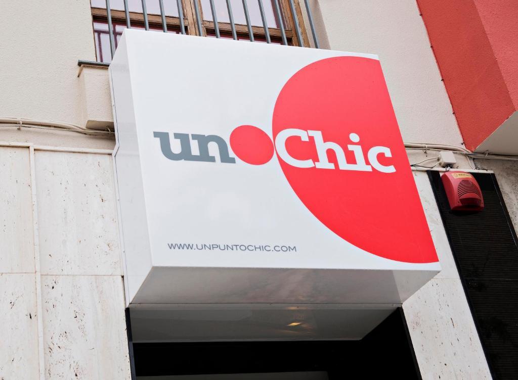 Hospedium Hostal Un Punto Chic Huesca Exteriér fotografie