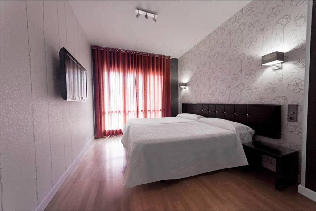 Hospedium Hostal Un Punto Chic Huesca Exteriér fotografie